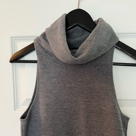 Banana Republic Sweater Dress - Picture 4 of 8